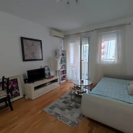 Lizi Apartmán *